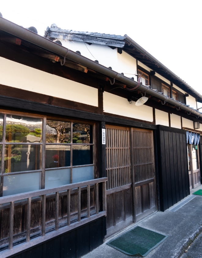 カネイワ醤油本店｜木桶仕込み・天然醸造の醤油と調味料